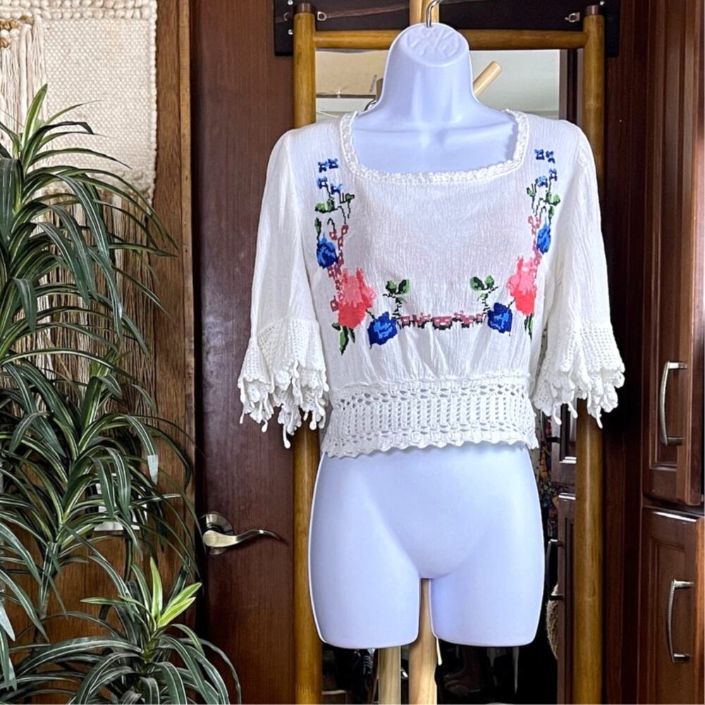 Vintage 70s Handmade Gauze Peasant Top XS Floral Cross Stitch Crochet Boho Crop